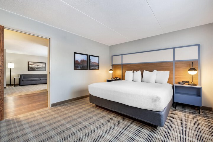 AmericInn by Wyndham Valley City - Conference Center