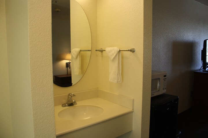 Room 51 of 66