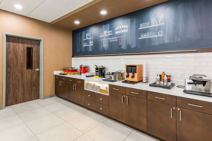 Hampton Inn & Suites Benton Harbor