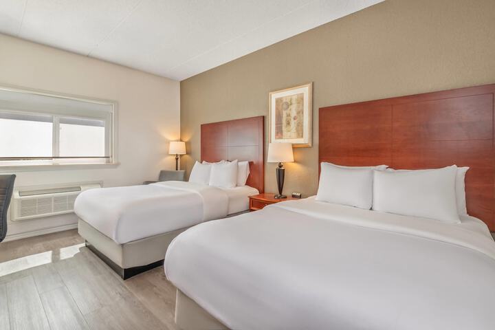 Comfort Inn & Suites Thousand Islands Harbour District