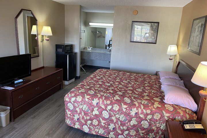 Room 18 of 21