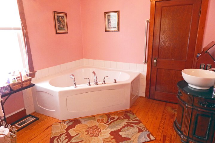 Hot Tub 92 of 99