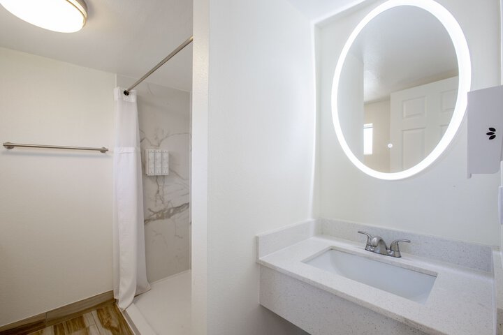 Room 10 of 46