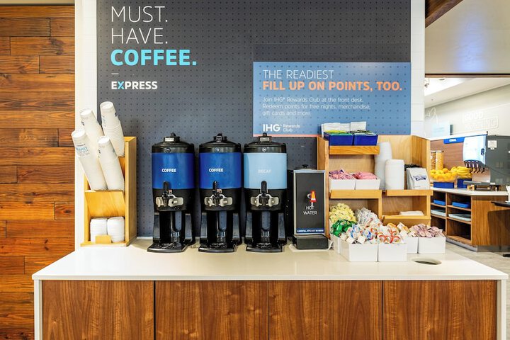 Breakfast/Coffee Service 116 of 130