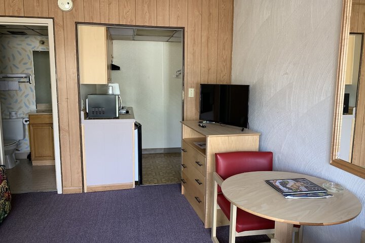 Room 50 of 53