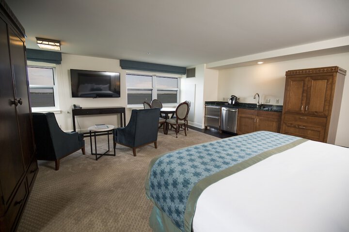 Room 49 of 76