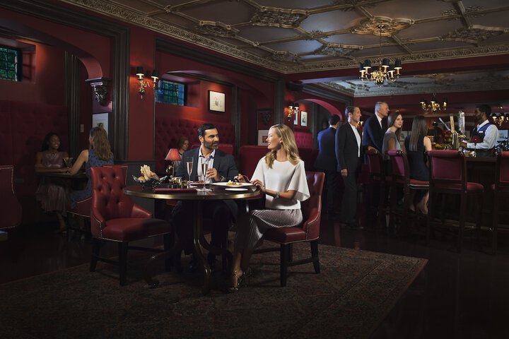 Lounge 41 of 49