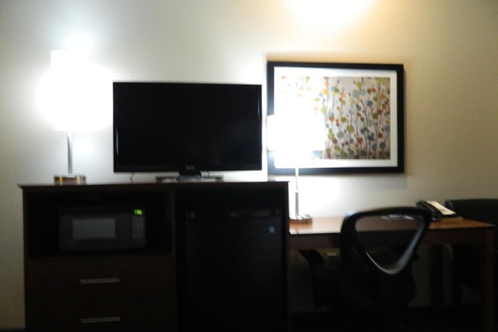Room 25 of 33
