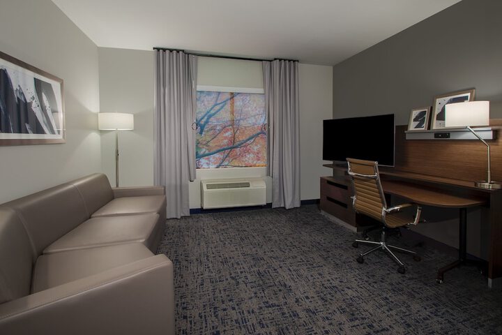 Room 17 of 34