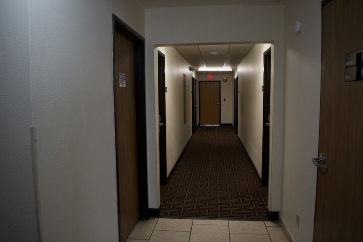 Ballroom/Hall 43 of 44