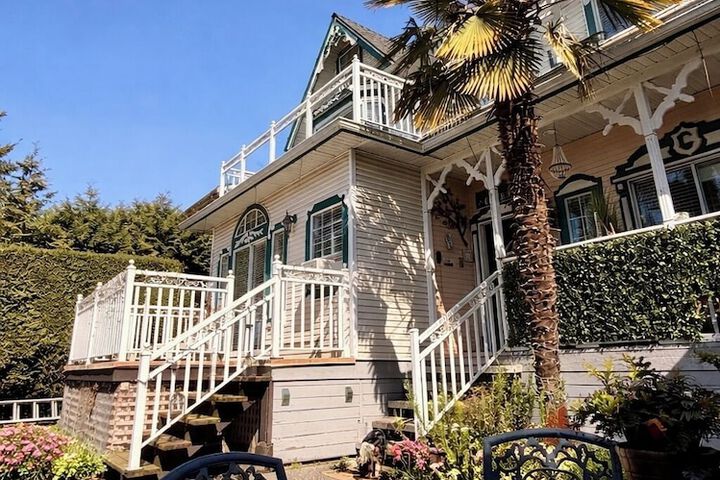 Ocean Breeze B & B
