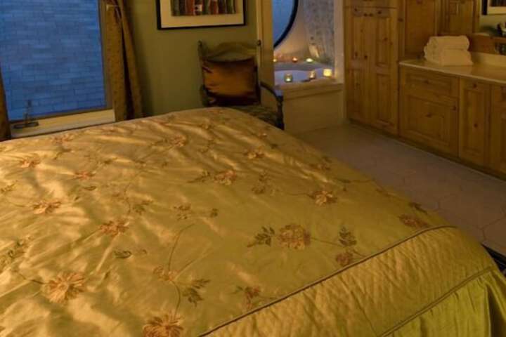 Room 16 of 25