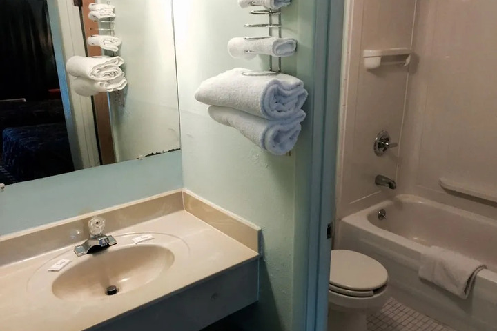 EXECUTIVE INN MARIANNA