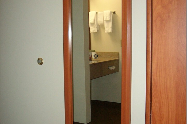 Room 12 of 19