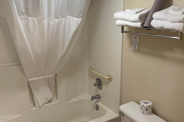 Room 20 of 33