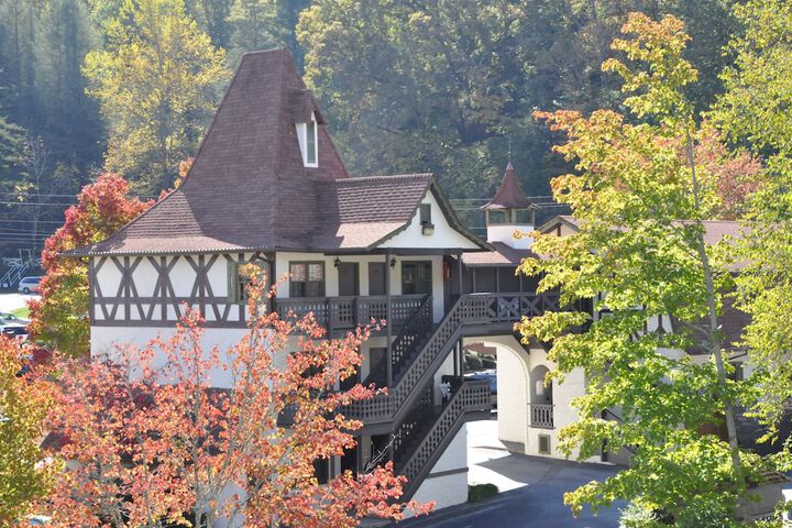 Helendorf River Inn Suites & Conference Center