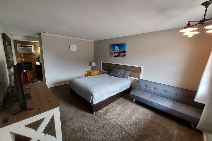 Room 11 of 13
