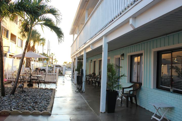 Hotel 12 of 80