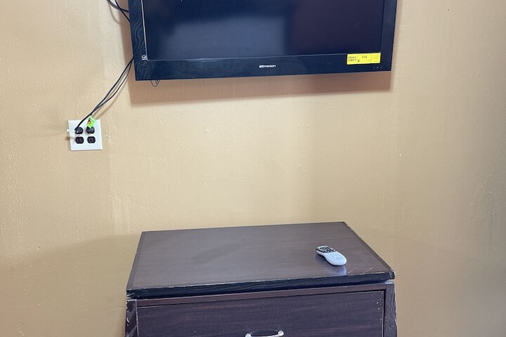 Room 17 of 27