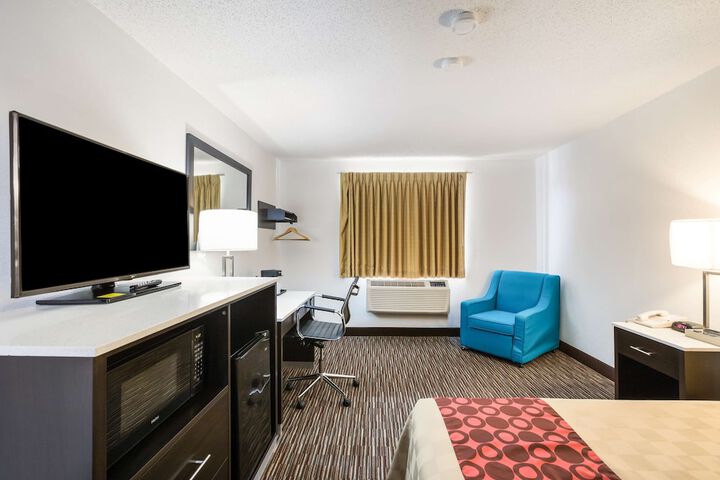 Americas Best Value Inn Charlotte MI