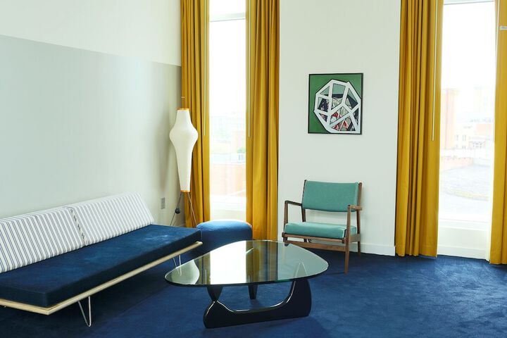 Room 32 of 103
