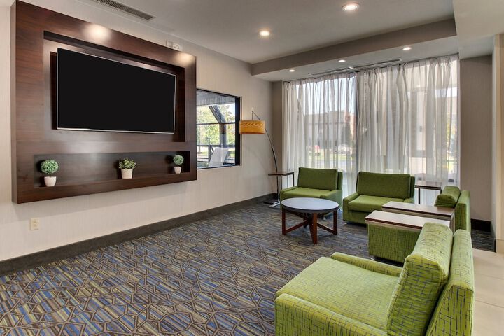 Hotel 10 of 77