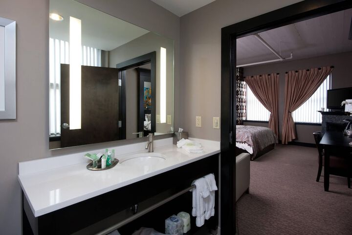 The Giacomo Niagara Falls NY an Ascend Collection Hotel