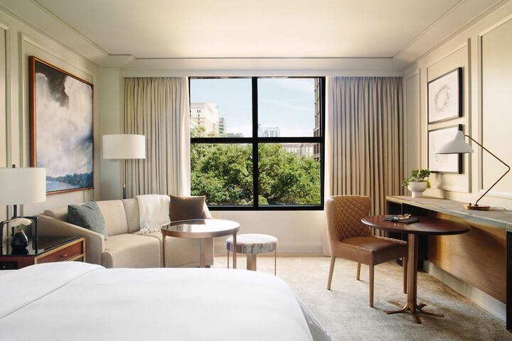 Room 52 of 171