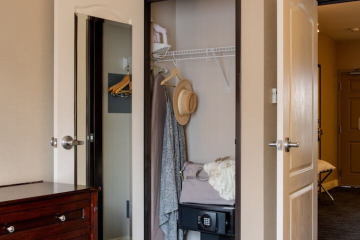 Ayres Hotel & Spa Mission Viejo – Lake Forest