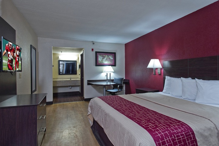 Room 8 of 17
