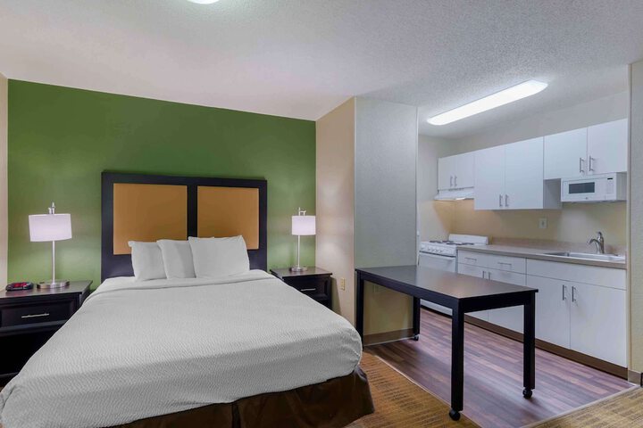 Room 19 of 28