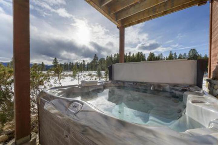Mountain Peak 3.5 Bathrooms Home