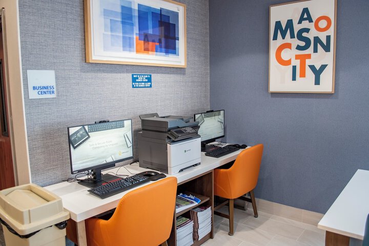 Holiday Inn Express and Suites Mason City by IHG