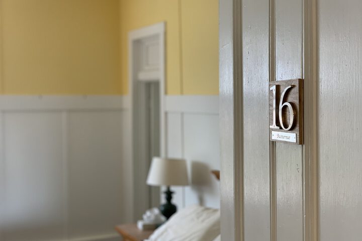 Room 33 of 155