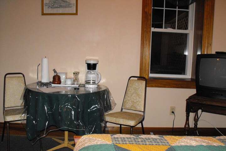 Empire House Hotel