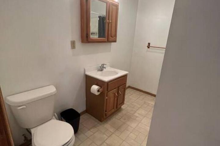 Spacious Apt near Guthrie Packer