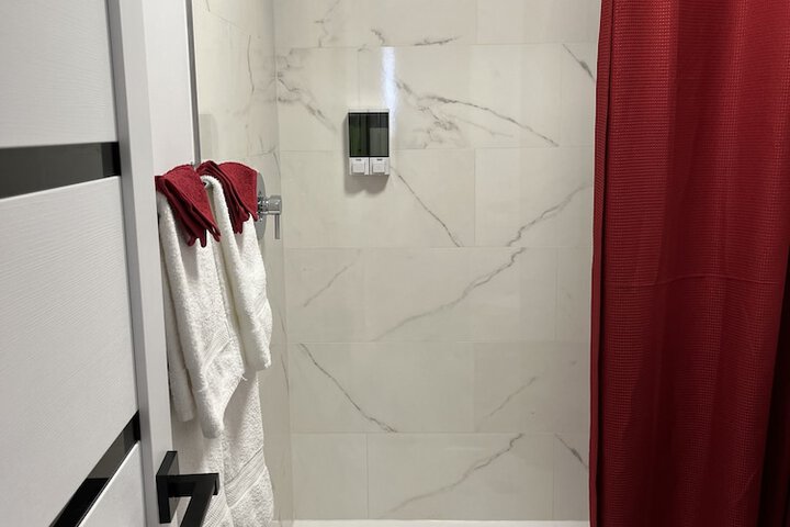 Room 17 of 18