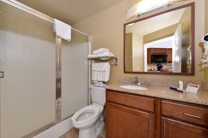 Room 11 of 32
