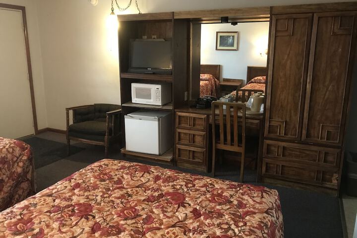 Room 10 of 23