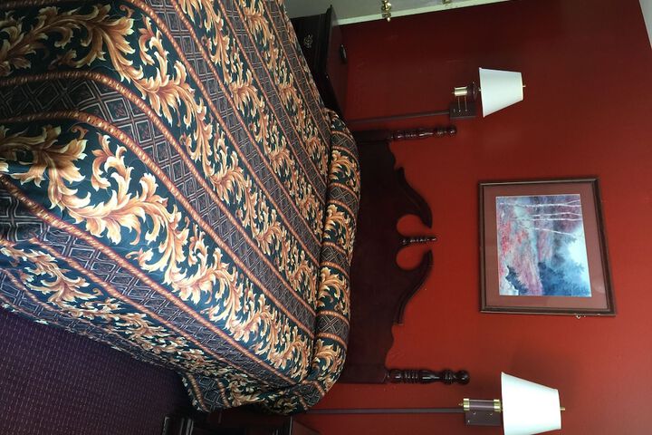 Room 14 of 16