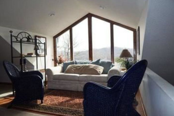 Blue House 4 Bedroom Holiday home by Norris Lake
