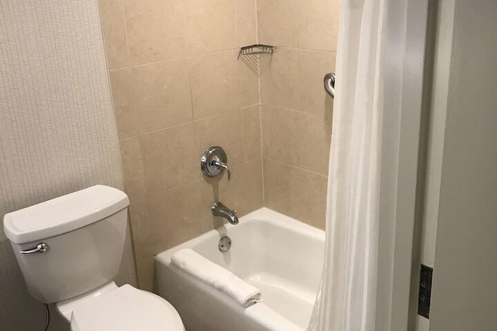 Room 32 of 72