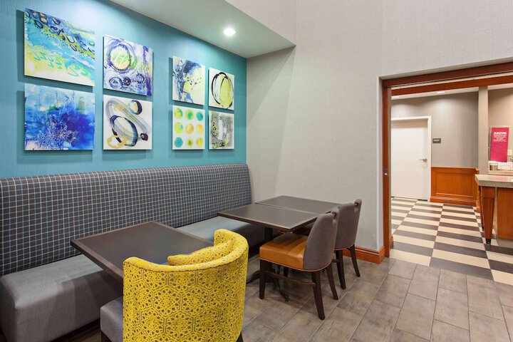 Hampton Inn & Suites Clovis-Airport North