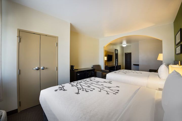Room 15 of 34