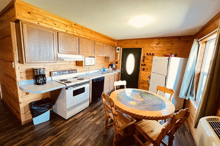 Horseshoe Bay Lodge