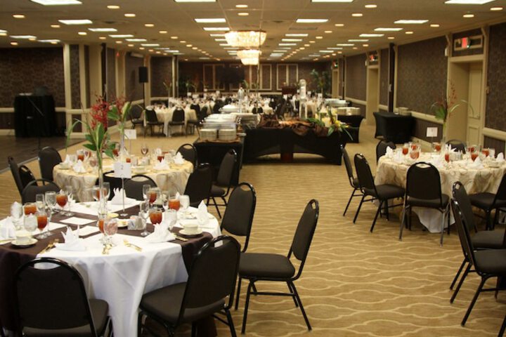 Ballroom/Hall 32 of 37