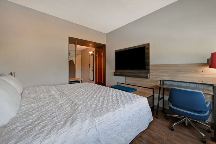 Room 27 of 41