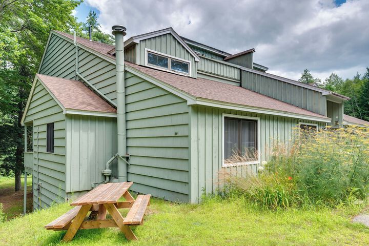 Cozy Bartlett Condo w / Deck & Resort Amenities!