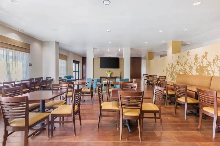 Sleep Inn & Suites Devils Lake