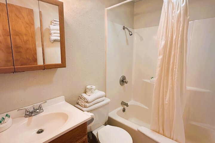 Room 205 of 299